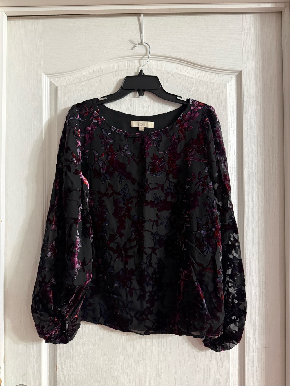 Loft Black Floral Burnout Velvet Long Sleeve Blouse Sz M. SP-22